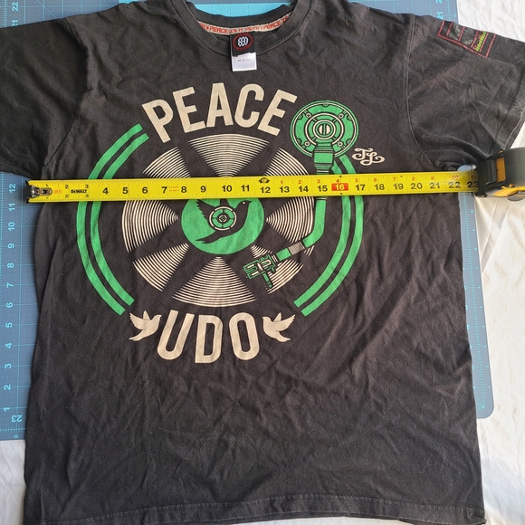 Peace UDO Men's Graphic Record Tee - Black and Green Peace Is A Vibe S.O. Terik - Picture 4 of 8